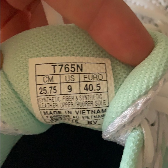 ASICS white and green - Picture 2 of 2